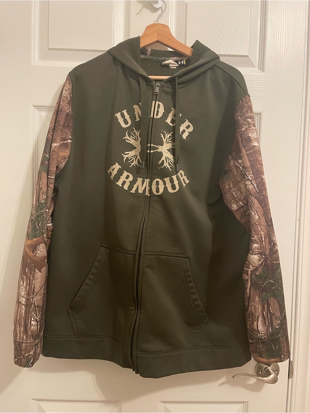 Under Armour Men’s XL Realtree Camo Fleece Full Zip Huntington Hoodie